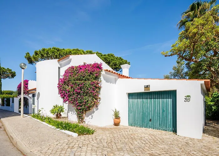 Villa Quadradinhos 38Q 4 Bedrooms Private Pool Short Walk To The Beach