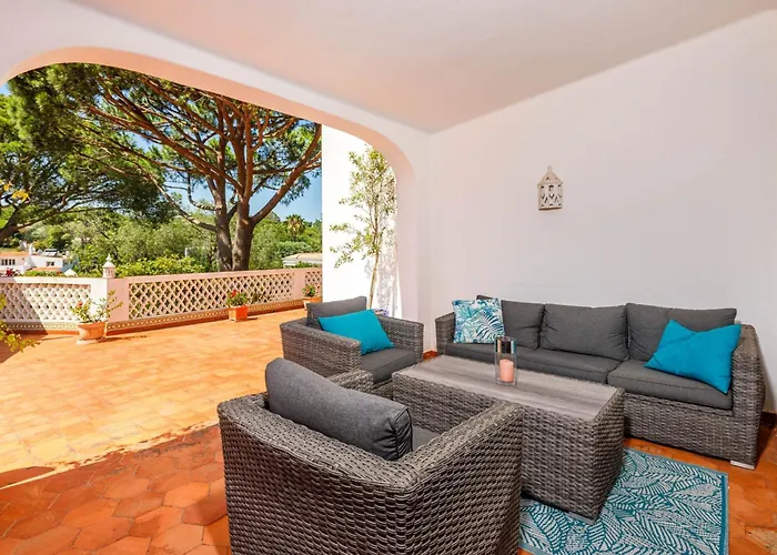 Villa Vale Do Lobo 626 3 Bedrooms Private Pool Short Walk To The Praca